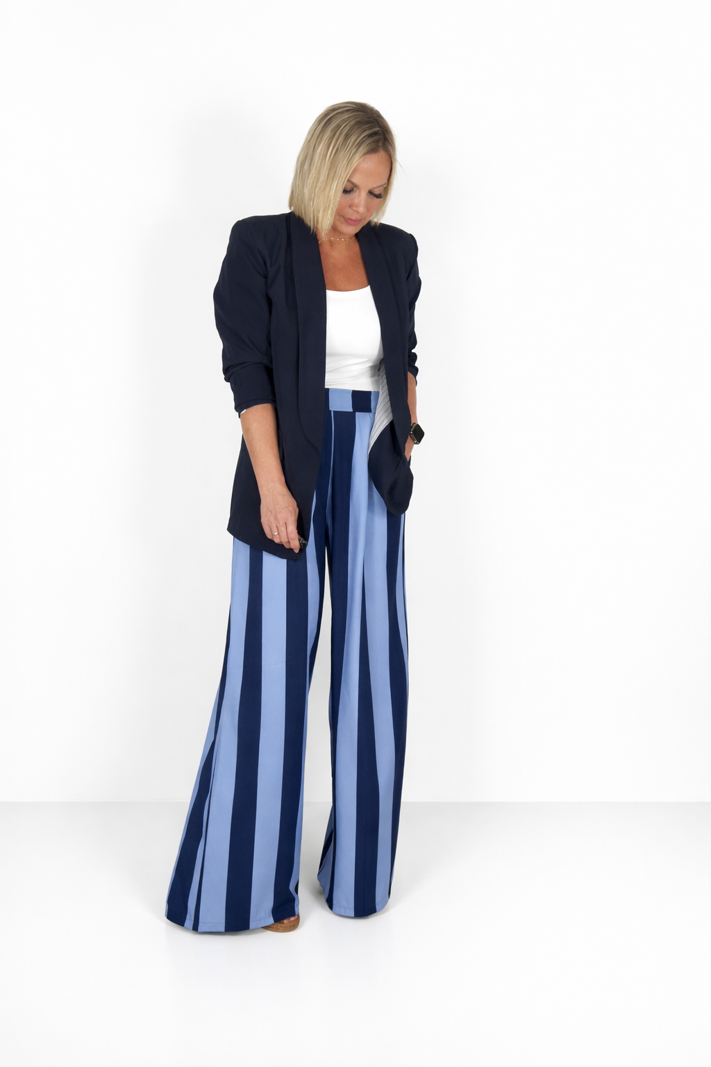 Conjunto blazer y pantalón rayas azul marino / celeste
