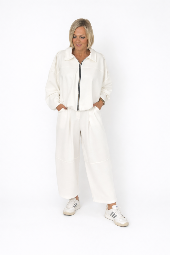 Conjunto sport blanco pantalón corto