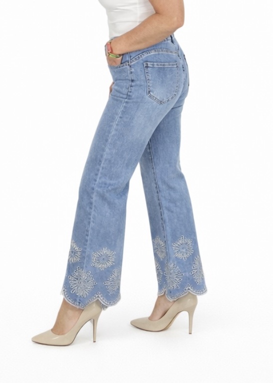 Tejano flare bordados bajos