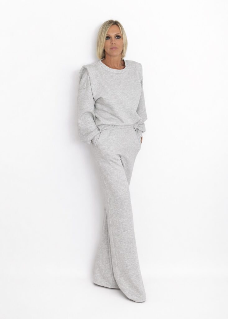 Conjunto sport hombreras gris