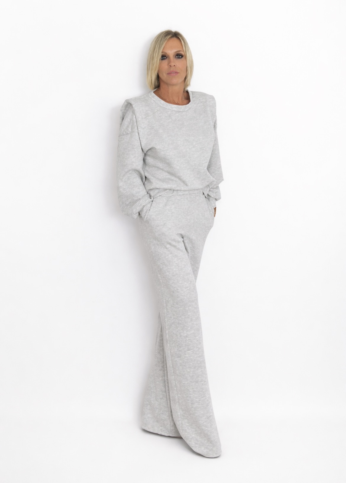 Conjunto sport hombreras gris