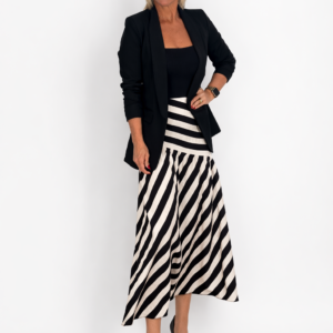 Falda midi de rayas en blanco y negro