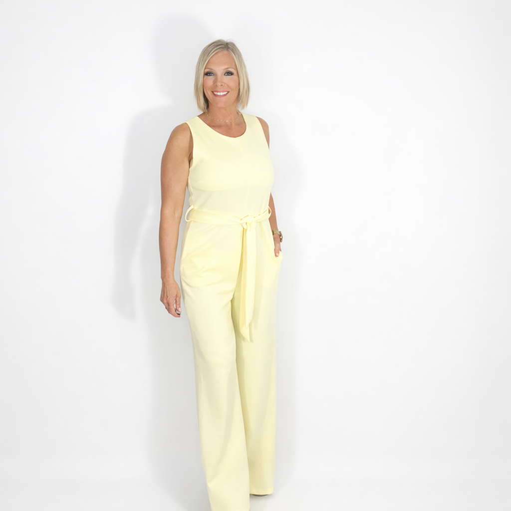 Mono cinturón amarillo