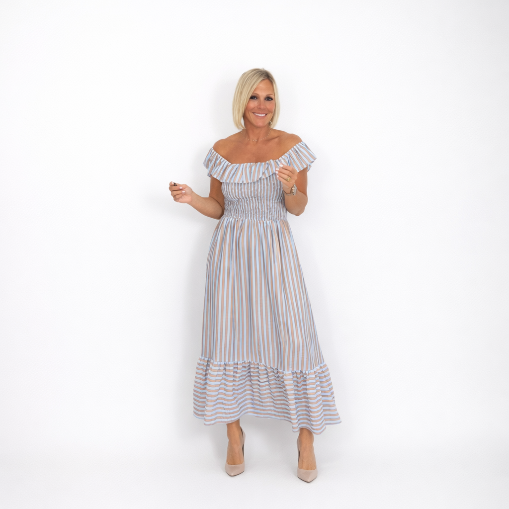Vestido frunce escote volante celeste marrón