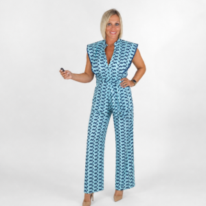 Conjunto chaqueta y pantalón estampado celeste y azul marino