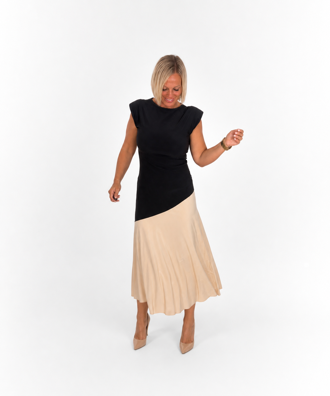 Vestido bicolor hombreras negro-beige