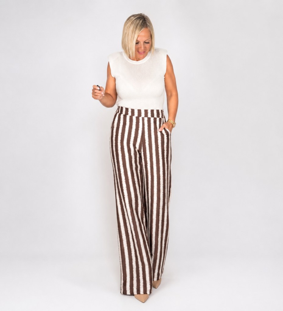 Pantalón con estampados marrones