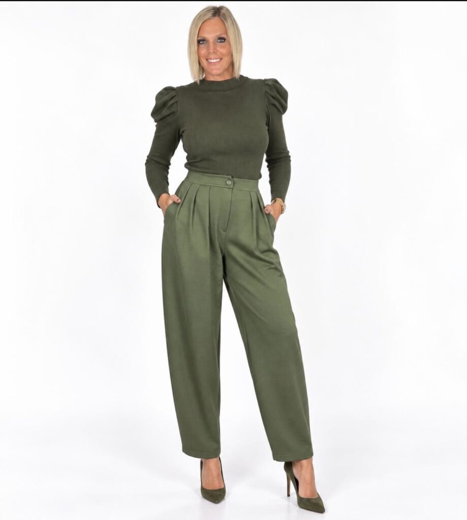 Pantalón Pinzas Delantera Verde Oliva