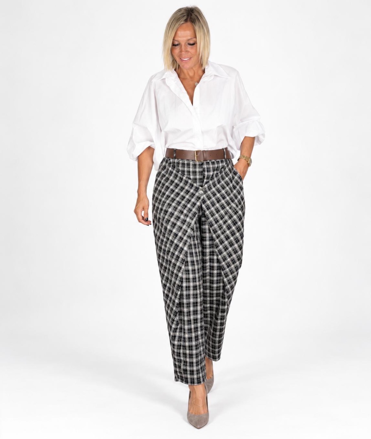 Pantalón Cuadros Negros y Grises Pico Botón